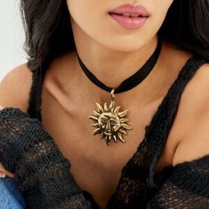 2/$30🌵 Vintage 90’s Style Gold Sun Velvet Choker Y2K Celestial Necklace Gift NEW